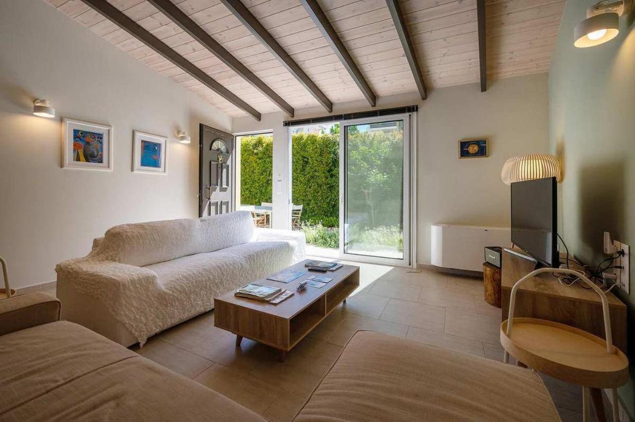Linas Home - Kalamata Mediterranean Villas Exterior photo
